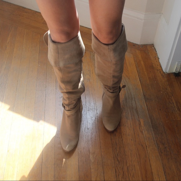 Shoes - Picture 3 of 7